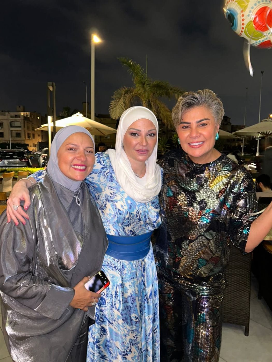 لقطات من احتفال مفيدة شيحة بعيد ميلادها بحضور دعاء فاروق