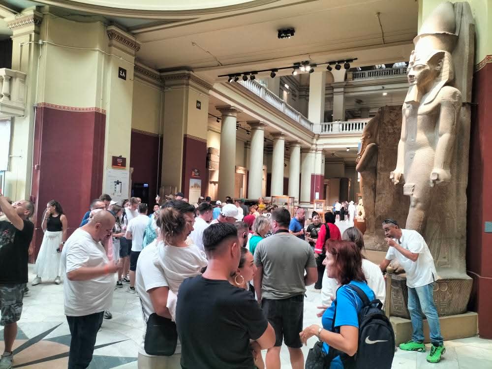 إقبال كبير من السائحين على المتحف المصري بالتحرير