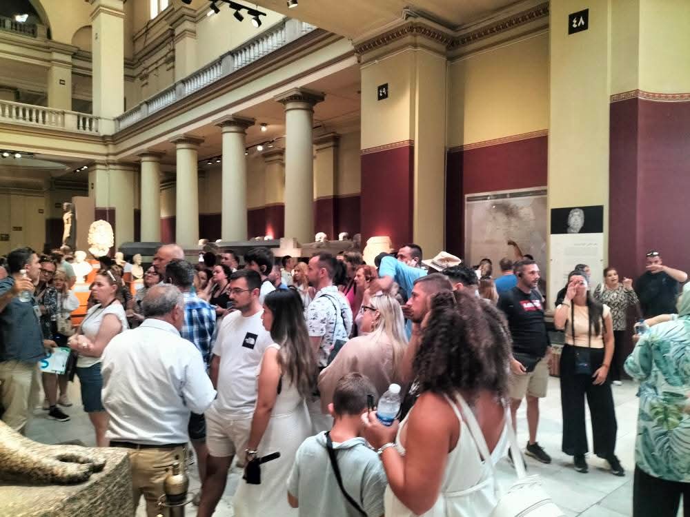 إقبال كبير من السائحين على المتحف المصري بالتحرير