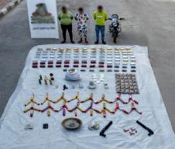 المتهمين والمضبوطات