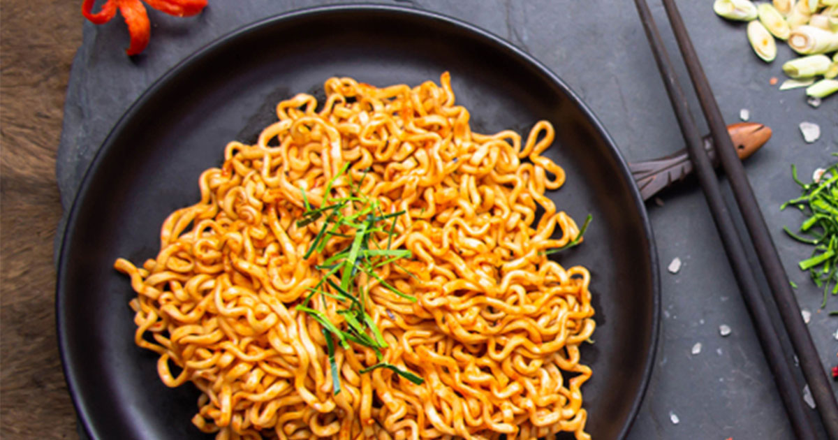 مكونات الاندومي في البيت