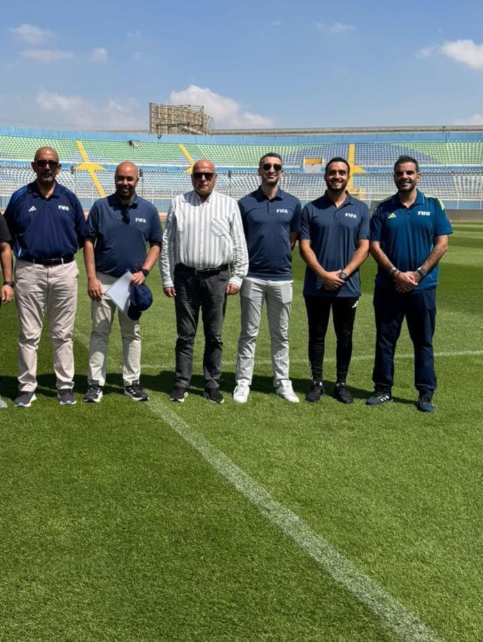 <strong>وفد فيفا يعاين ملعب الدفاع الجوي استعدادًا لمباراة بيراميدز وأوكلاند سيتي </strong>