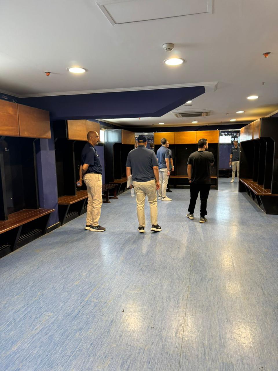 <strong>وفد فيفا يعاين ملعب الدفاع الجوي استعدادًا لمباراة بيراميدز وأوكلاند سيتي </strong>