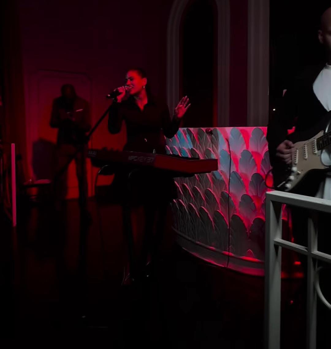 جانا عمرو دياب تتألق في أول حفل لها بدون والدها