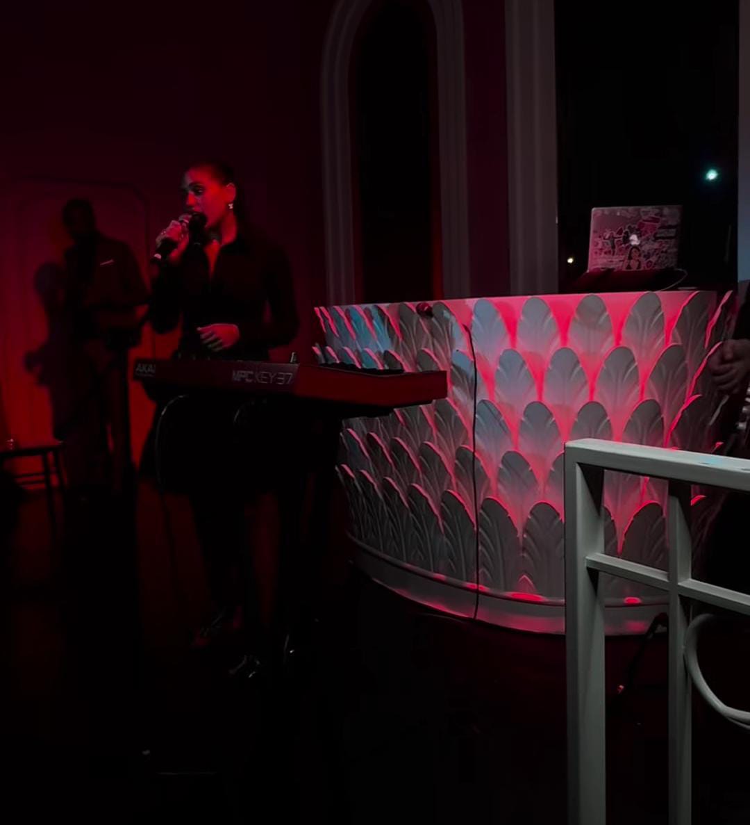 جانا عمرو دياب تتألق في أول حفل لها بدون والدها