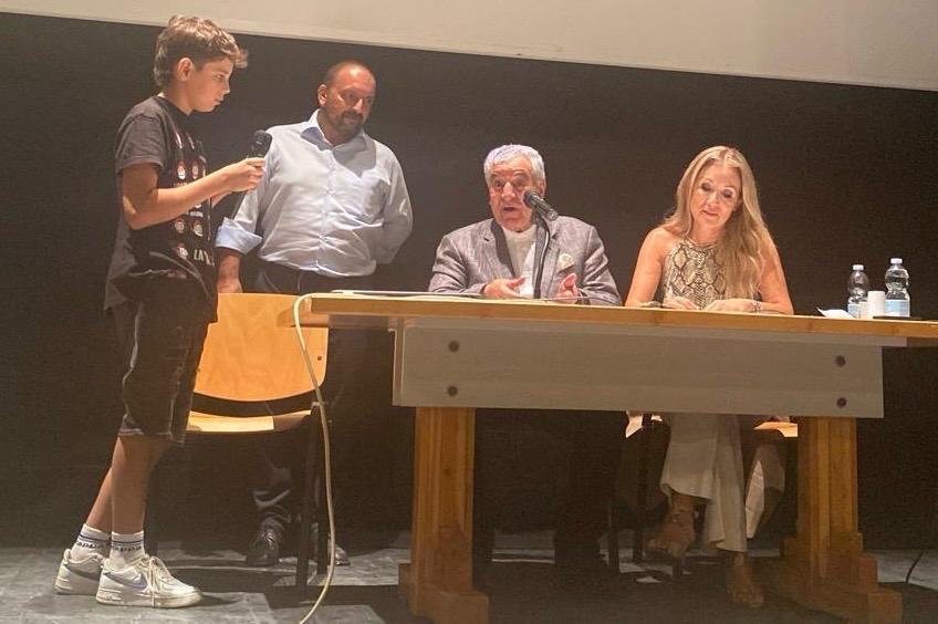 زاهي حواس يبهر إيطاليا ويعلن مواعيد افتتاح معرض كنوز الفراعنة