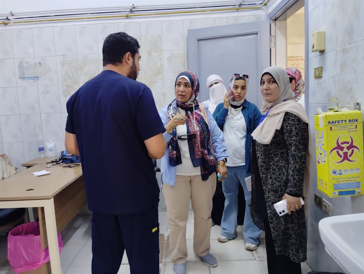 جانب من جولة وكيل وزارة الصحة