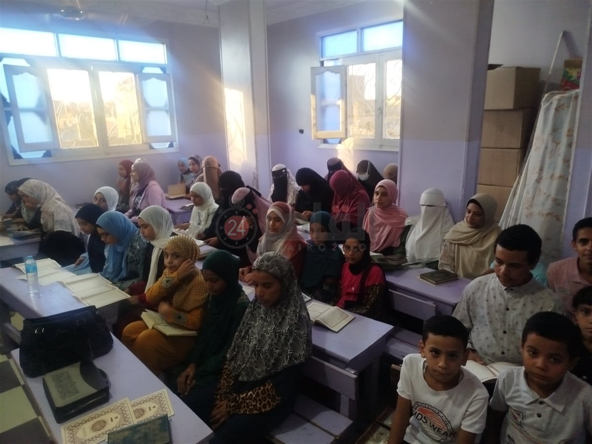 طلاب الحاجة آمنة الخطيب أقدم محفظة قرآن في قنا