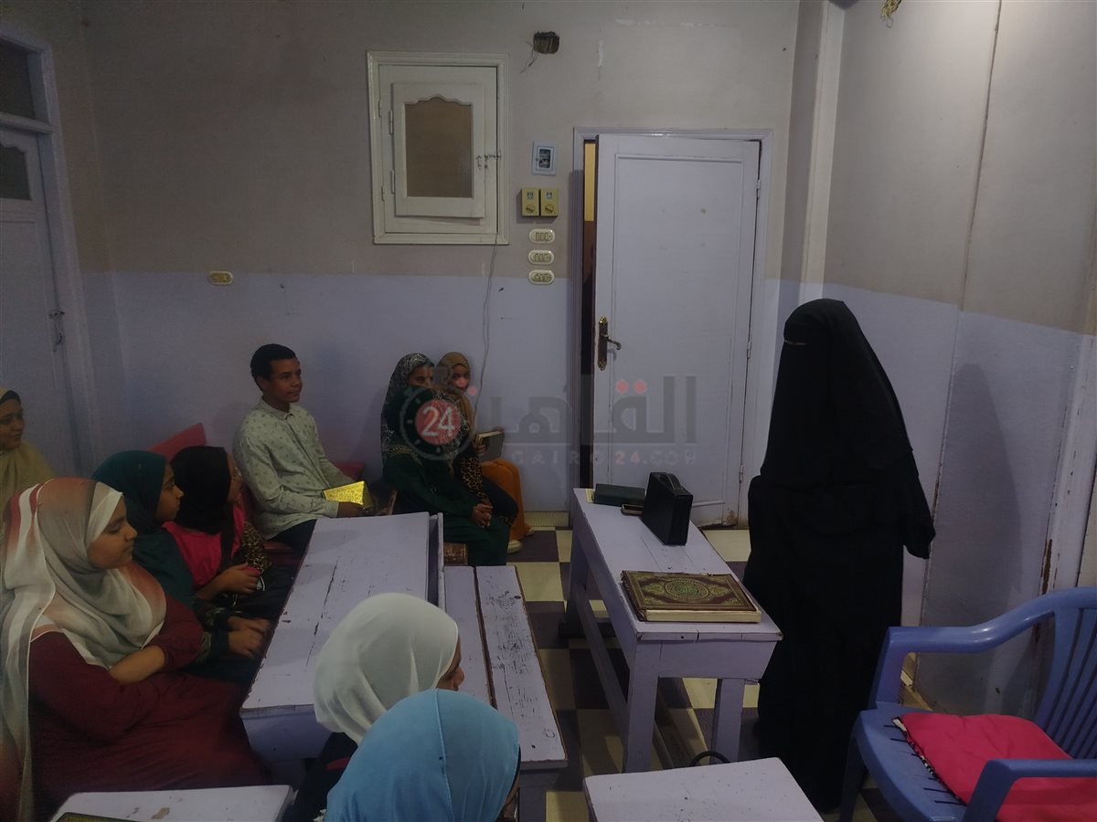 الحاجة آمنة الخطيب أقدم محفظة قرآن في قنا