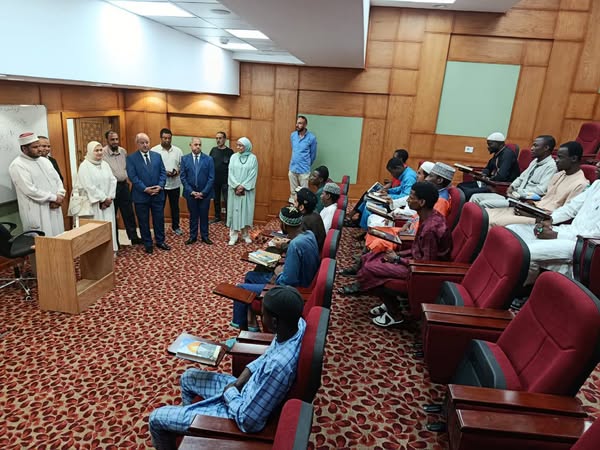 مستشارة شيخ الأزهر لشؤون الوافدين تتفقد فرع مدرسة الإمام الطيب لحفظ القرآن وتجويده بمدينة البعوث الإسلامية