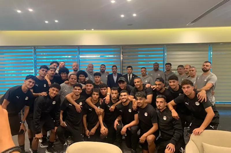 <strong>وزير الرياضة يدعم منتخب الشباب قبل السفر للمشاركة في كأس العالم</strong>
