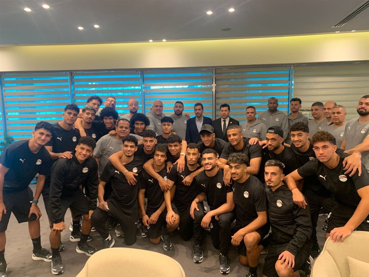 <strong>وزير الرياضة يدعم منتخب الشباب قبل السفر للمشاركة في كأس العالم</strong>