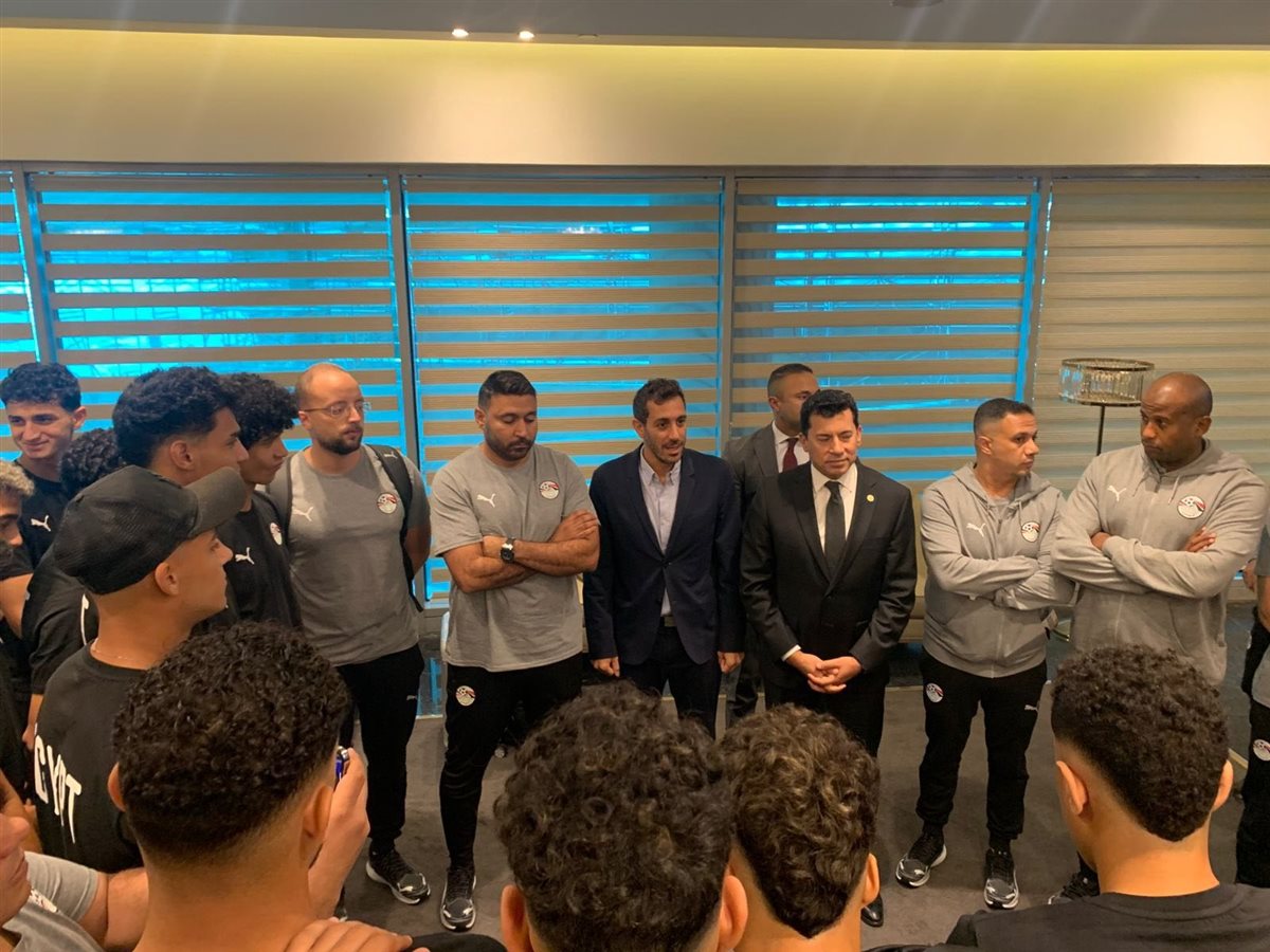 <strong>وزير الرياضة يدعم منتخب الشباب قبل السفر للمشاركة في كأس العالم</strong>