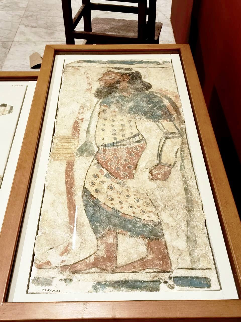  لوحات جدارية نادرة لأسرى مقيدين من قاعة عرش الملك أمنحتب الثالث