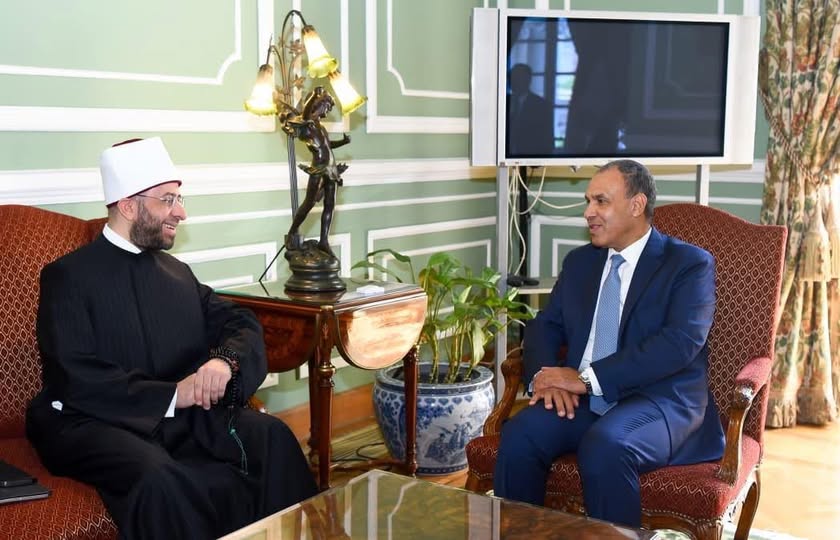 وزير الخارجية يستقبل وزير الأوقاف.. ويؤكد أهمية الدور الذى يقوم به الأئمة والموفدين