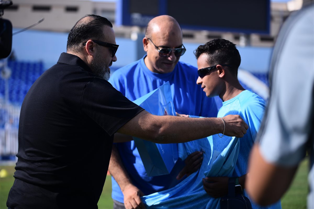 تكريم محمد حمودة مشجع غزل المحلة