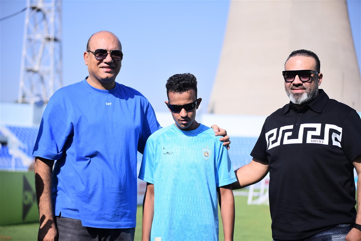 تكريم محمد حمودة مشجع غزل المحلة