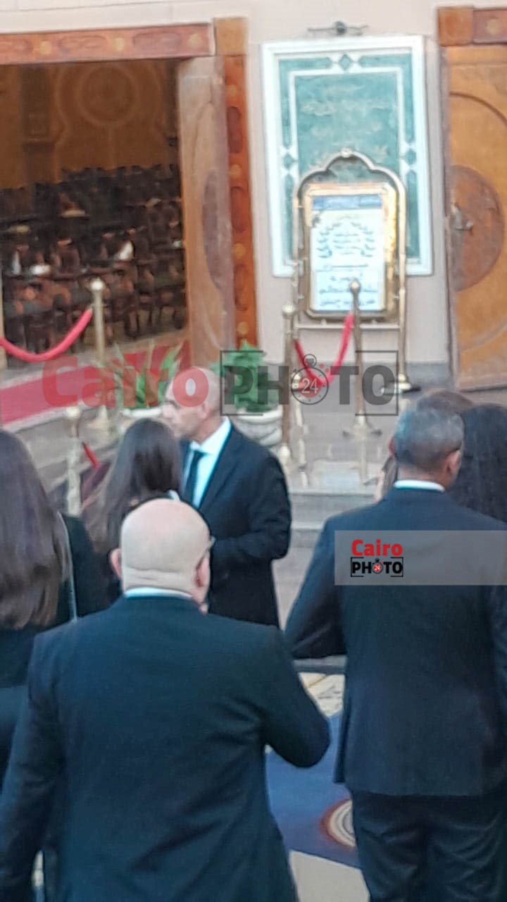 لحظة وصول مريم عامر منيب لتلقي عزاء خطيبها الراحل عمرو ستنين