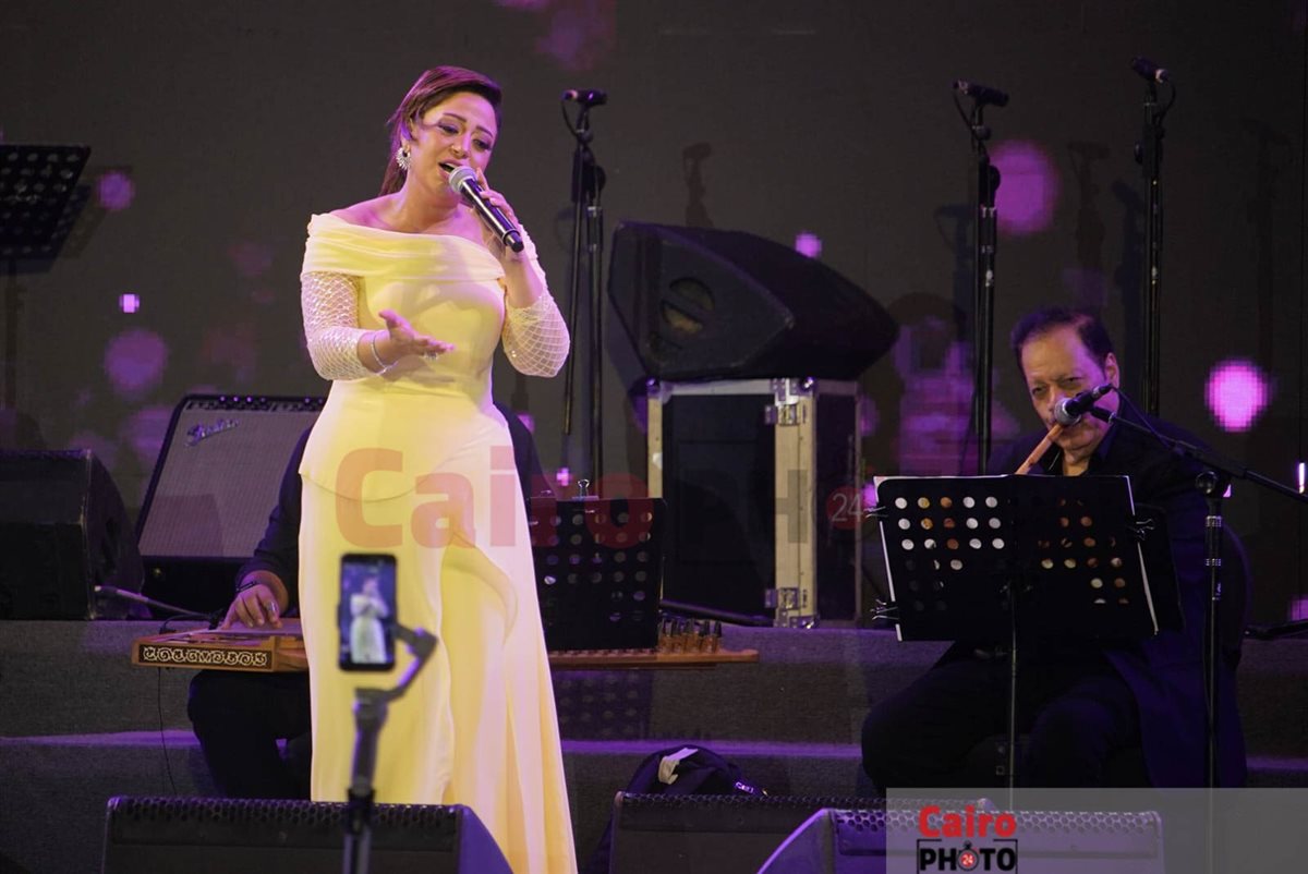 وسط تفاعل كبير من الجمهور.. ريهام عبد الحكيم تشعل أجواء حفلها بمهرجان مراسي 