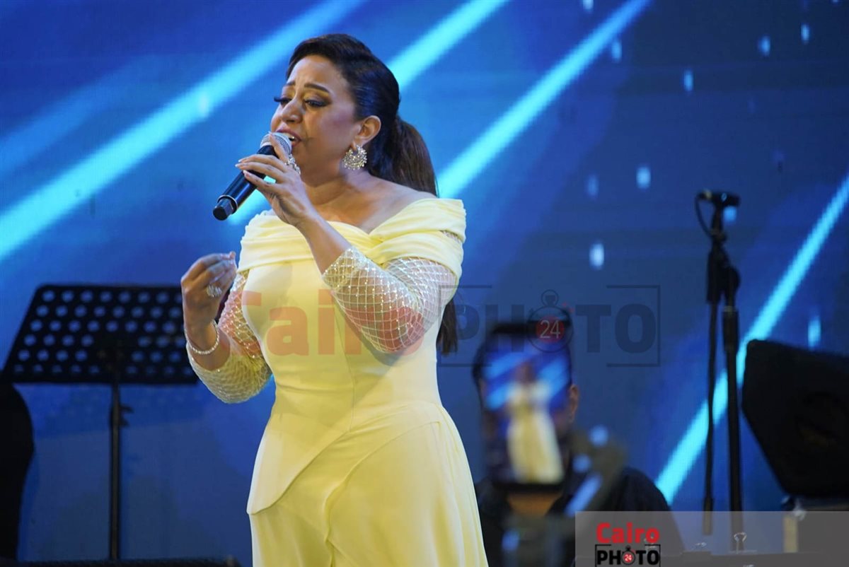 وسط تفاعل كبير من الجمهور.. ريهام عبد الحكيم تشعل أجواء حفلها بمهرجان مراسي 