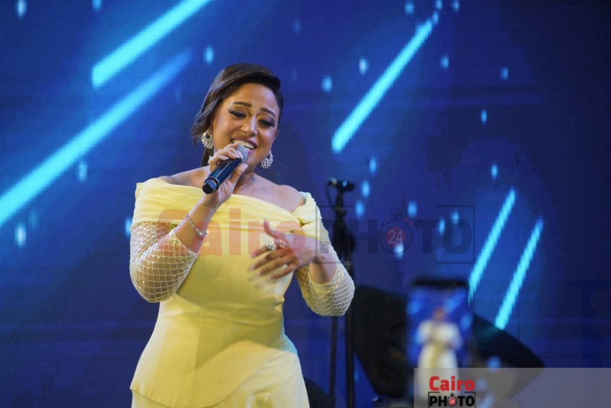 وسط تفاعل كبير من الجمهور.. ريهام عبد الحكيم تشعل أجواء حفلها بمهرجان مراسي 