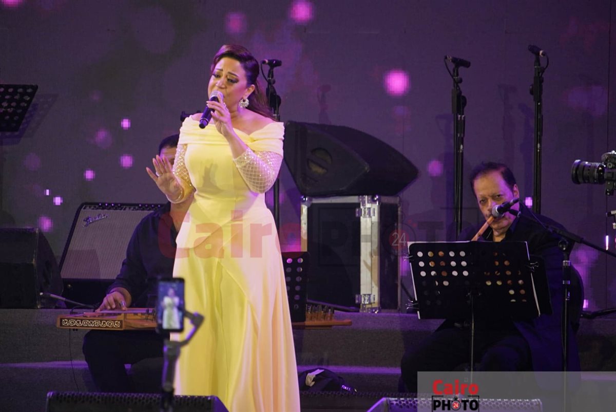 وسط تفاعل كبير من الجمهور.. ريهام عبد الحكيم تشعل أجواء حفلها بمهرجان مراسي 