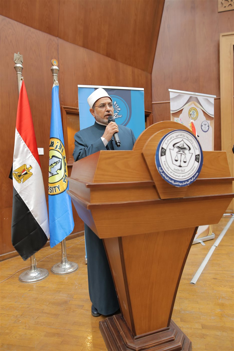 رئيس جامعة الأزهر يهنئ خريجي الدفعة الـ 58 بكلية الشريعة والقانون