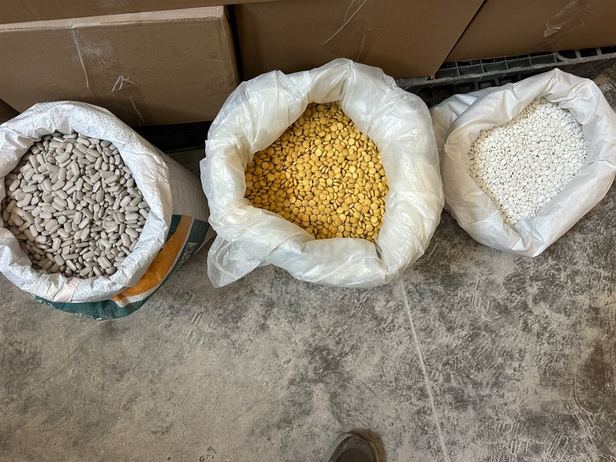 ضبط مصنع مخالف لتصنيع الأدوية والمكملات الغذائية بالمنوفية