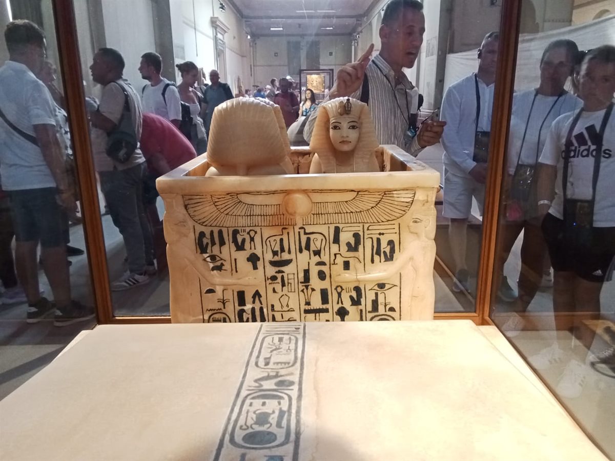 كنوز الملك توت عنخ آمون