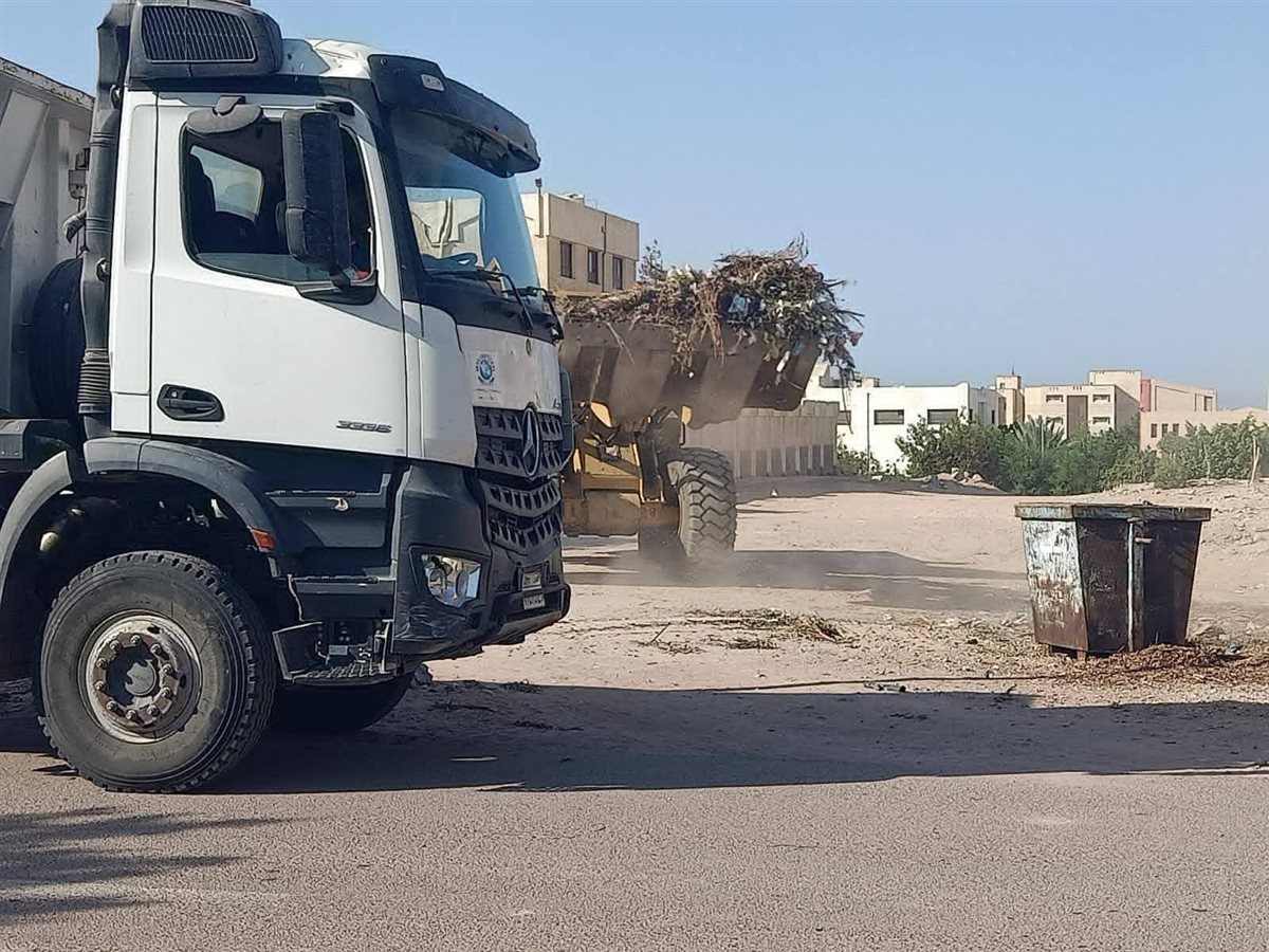 جانب من حملات النظافة