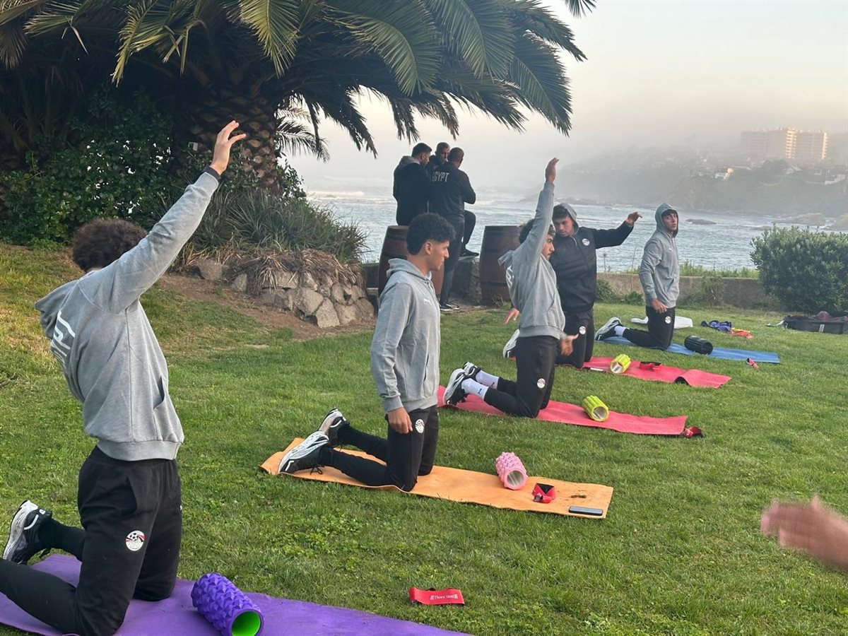 تدريبات منتخب الشباب في معسكر تشيلي (2)