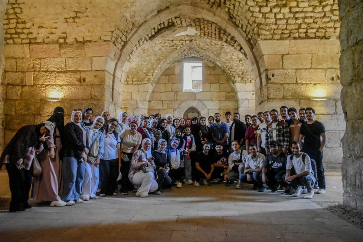 120 طالبًا يختتمون برنامجًا تدريبيًا ميدانيًا بمتحف جاير أندرسون