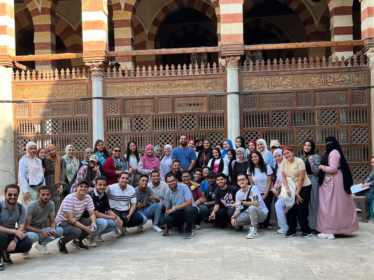 120 طالبًا يختتمون برنامجًا تدريبيًا ميدانيًا بمتحف جاير أندرسون