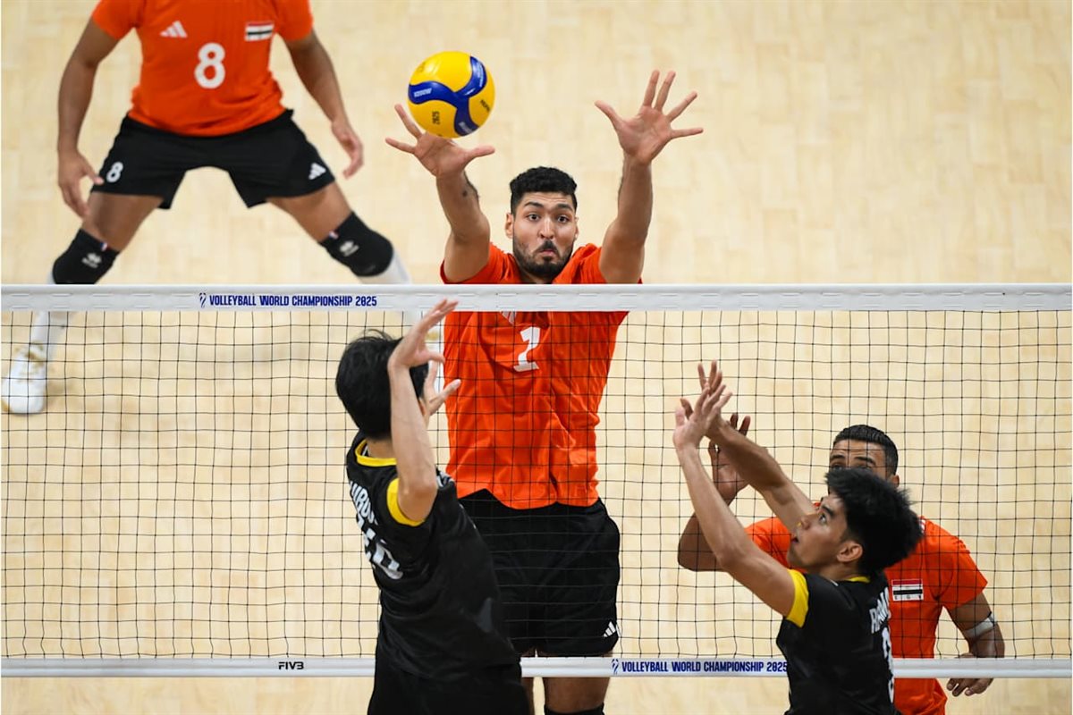 مباراة منتخب الطائرة أمام الفلبين