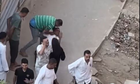 التعدي على شاب بالهرم