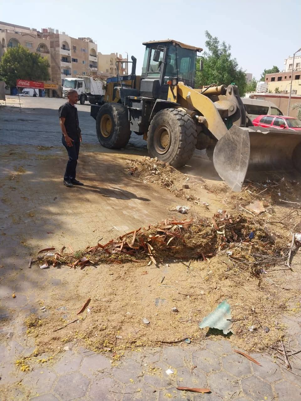 حملات نظافة بمحيط مدارس الغردقة 