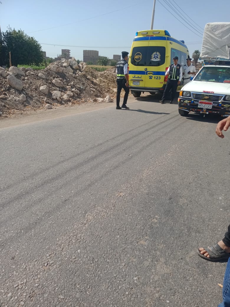 مصرع شخص والبحث عن آخرين في سقوط سيارة داخل ترعة بسوهاج