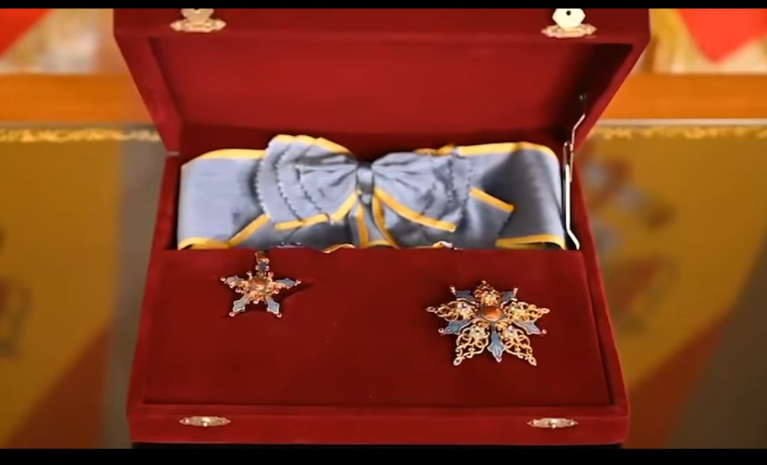 <strong>الرئيس السيسي يهدي ملك إسبانيا قلادة النيل.. ووسام الكمال من الطبقة الممتازة للملكة ليتيزيا</strong>