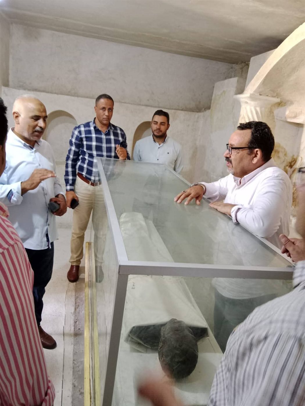 رئيس قطاع الآثار المصرية يزور منطقة تونا الجبل بالمنيا
