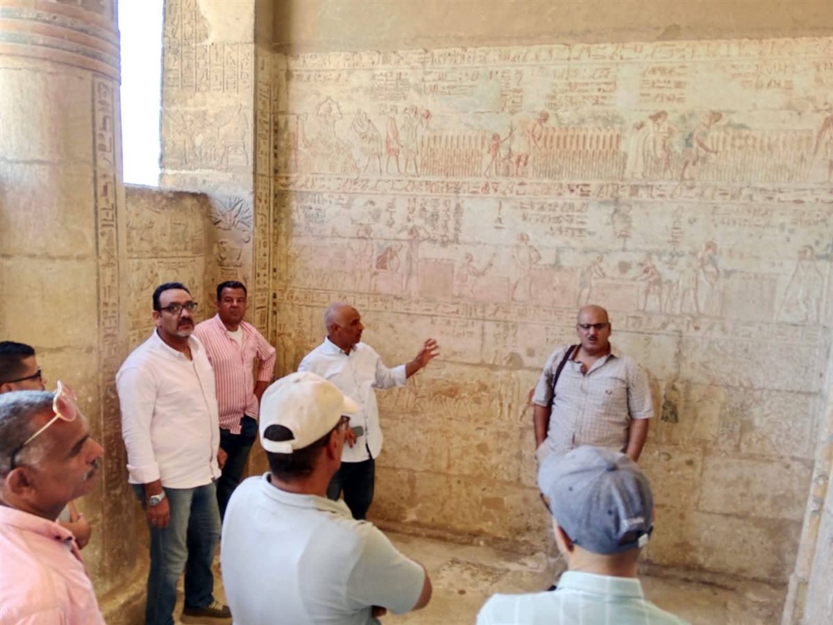 رئيس قطاع الآثار المصرية يزور منطقة تونا الجبل بالمنيا
