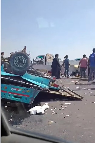 حادث تصادم سيارة ربع نقل أعلى طريق الواحات أمام دريم