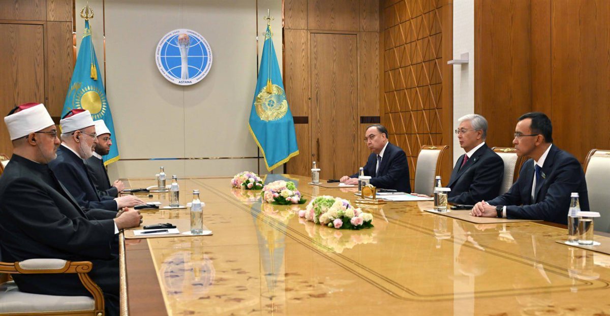 <strong>رئيس كازاخستان خلال استقباله وزير الأوقاف ووكيل الأزهر والمفتي: تجمعني علاقات ود وصداقة بالرئيس السيسي</strong>