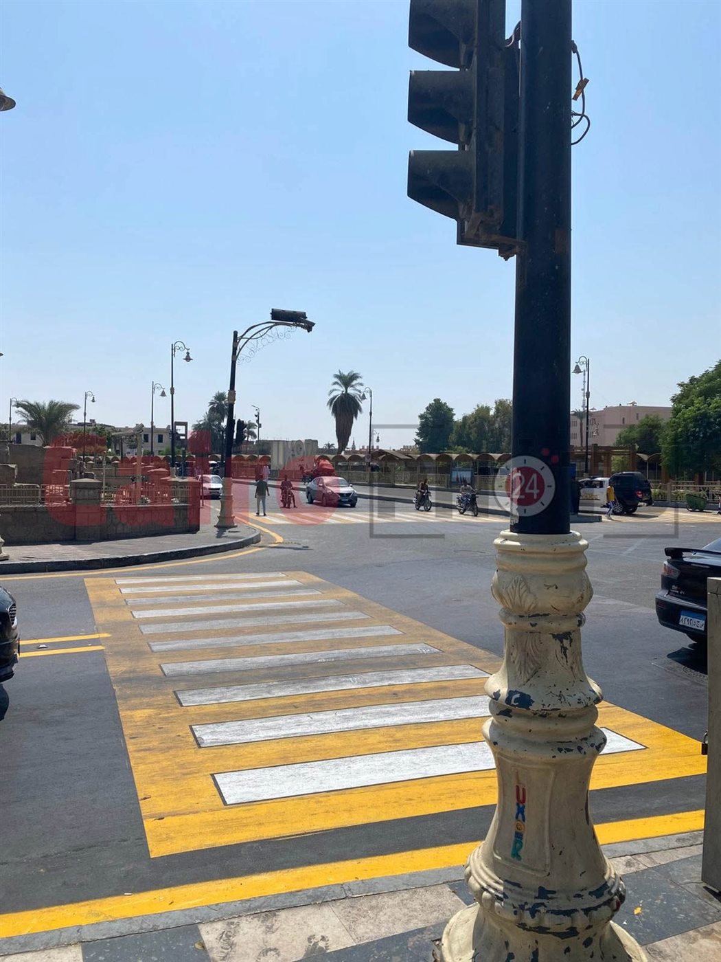 عمال النظافة يعبرون عن سعادتهم في إظهار الأقصر في أبهى صورة