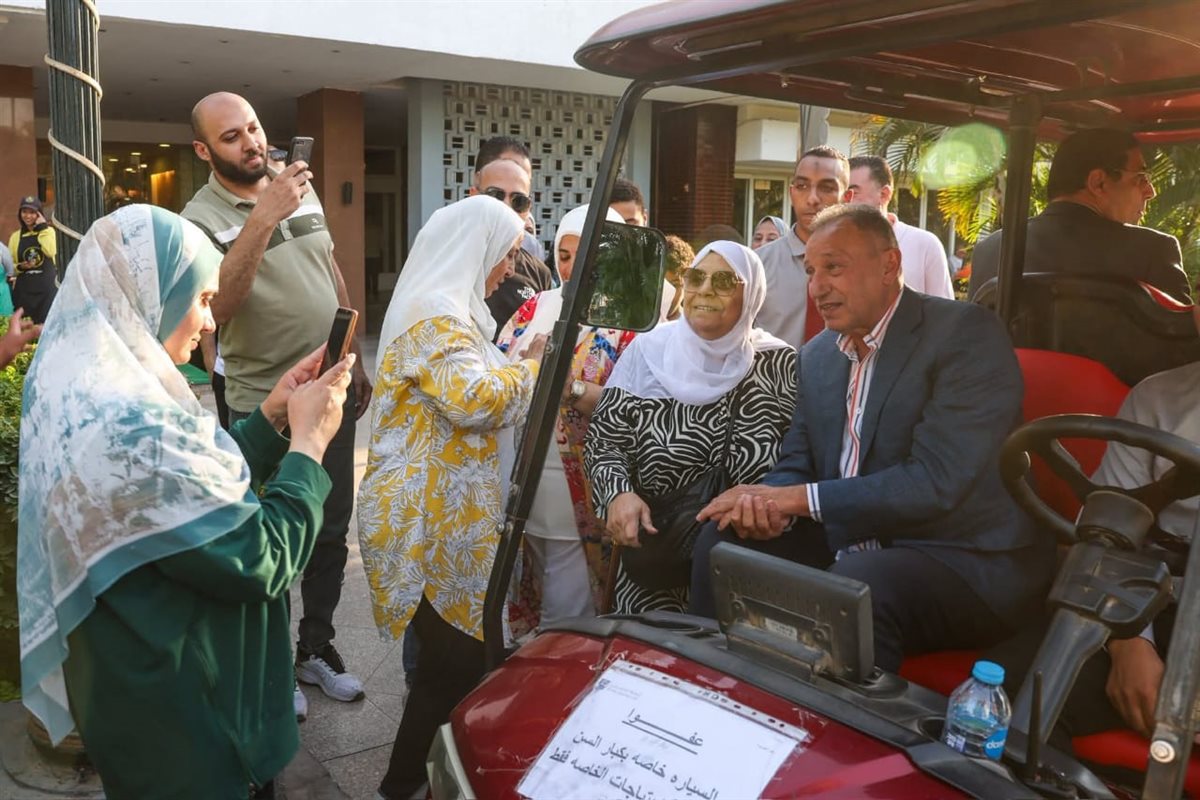 الخطيب يستقبل وفد من النيابة الإدارية استعدادًا للجمعية العمومية بالنادي