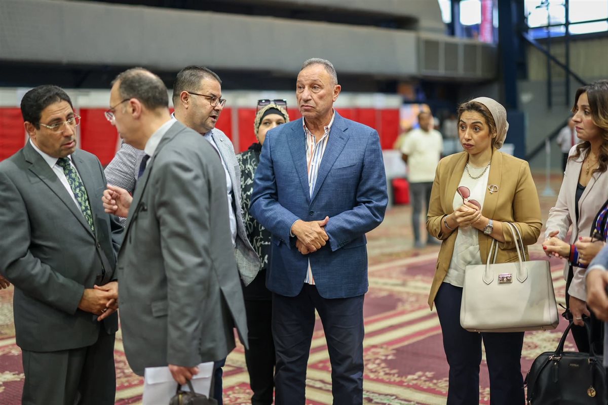 الخطيب يستقبل وفد من النيابة الإدارية استعدادًا للجمعية العمومية بالنادي