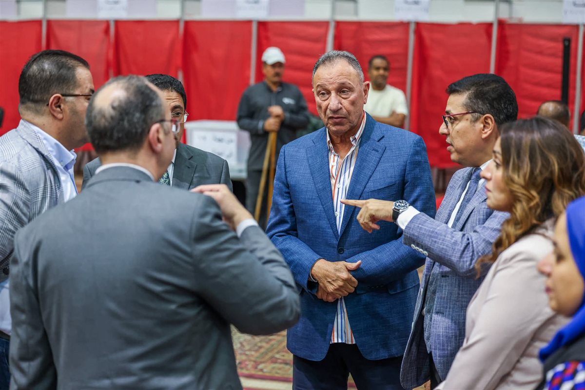 الخطيب يستقبل وفد من النيابة الإدارية استعدادًا للجمعية العمومية بالنادي