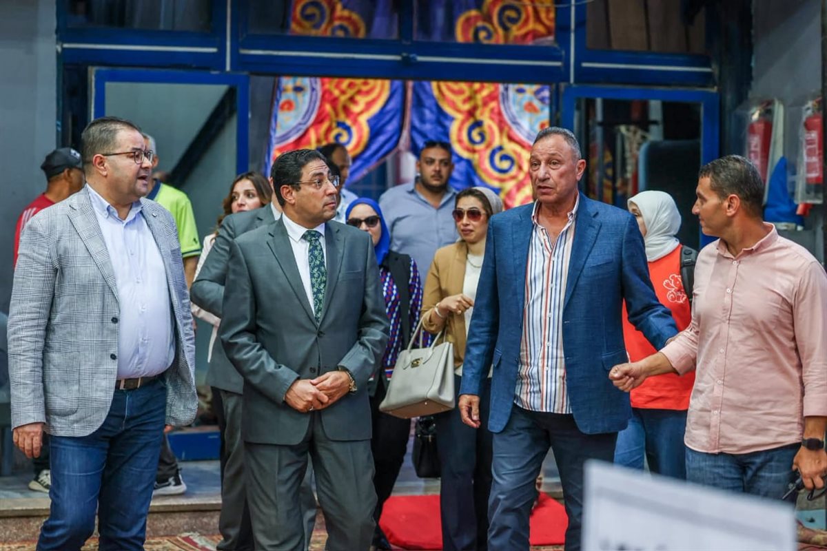 الخطيب يستقبل وفد من النيابة الإدارية استعدادًا للجمعية العمومية بالنادي