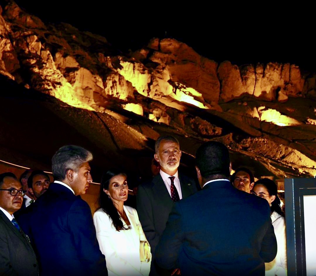 ملك وملكة إسبانيا بحتشبسوت لافتتاح إضاءة الجبل الغربي&nbsp;