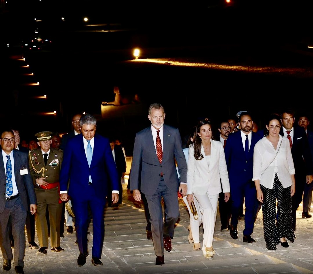 ملك وملكة إسبانيا بحتشبسوت لافتتاح إضاءة الجبل الغربي&nbsp;