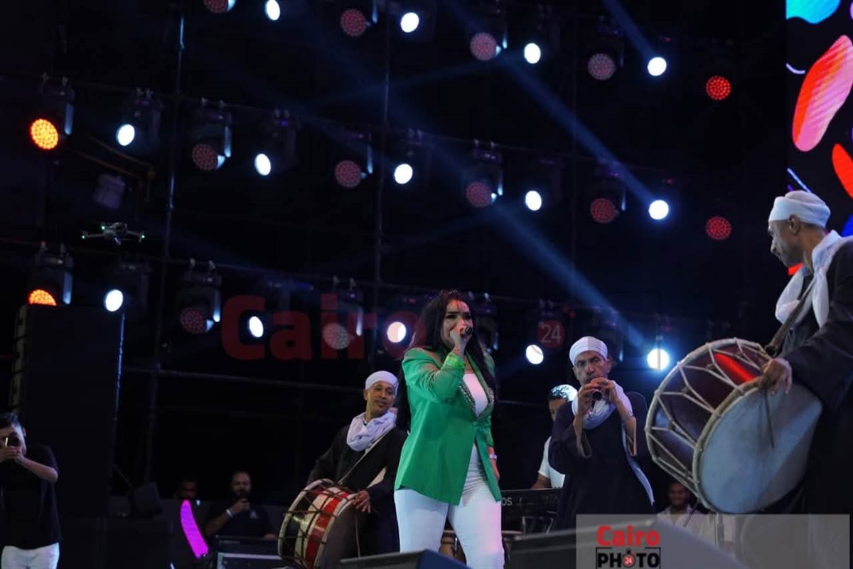 المطربة أمينة 